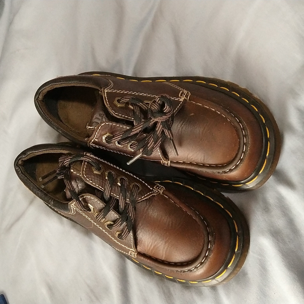 Dr Martens air wait shoes.